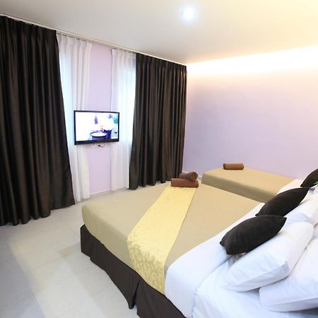 Al Huda Hotel Малакка Экстерьер фото